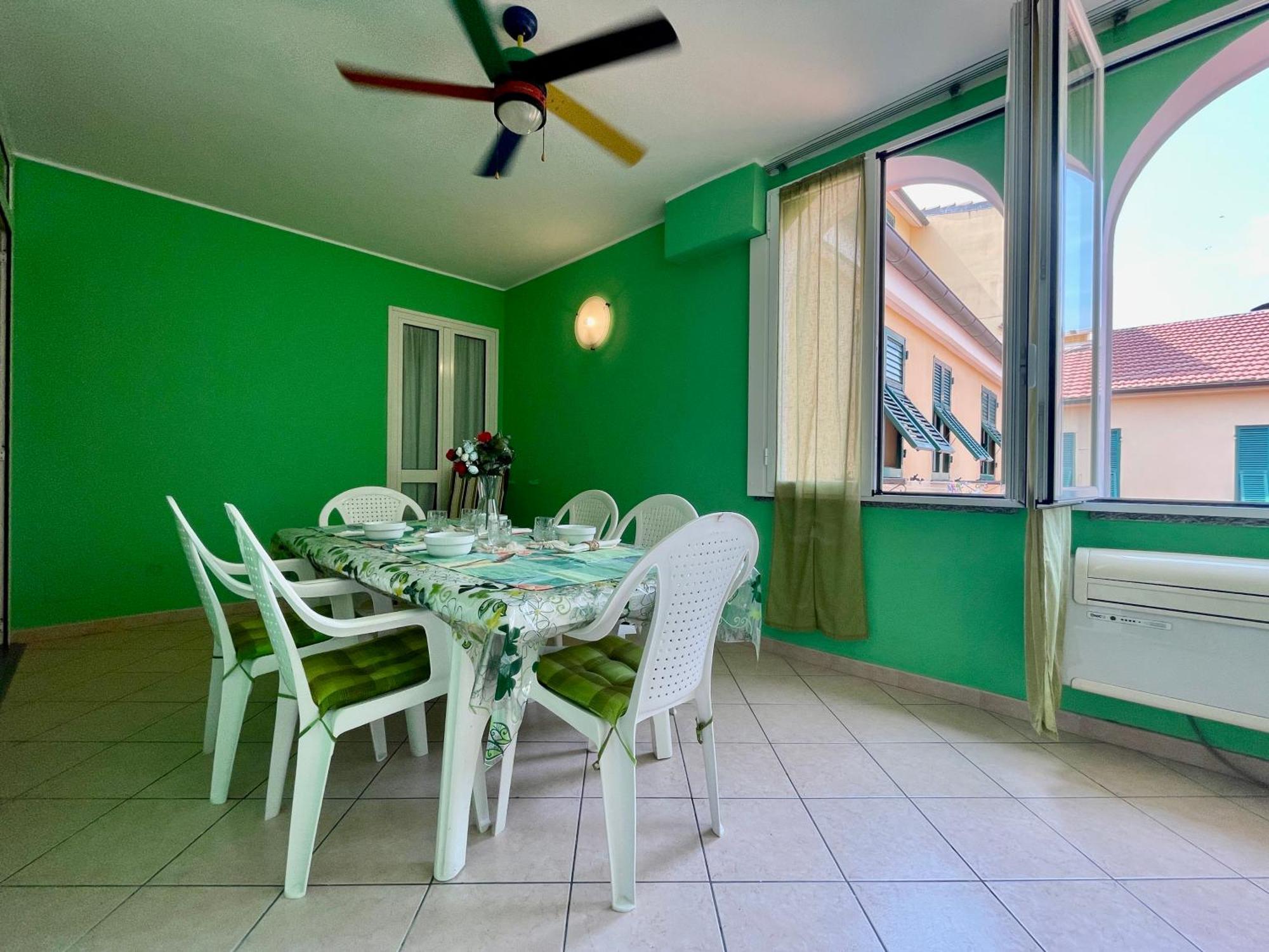 Apartmán 20 Metri Dal Mare Il Fascino Del Centro Storico. Loano Exteriér fotografie